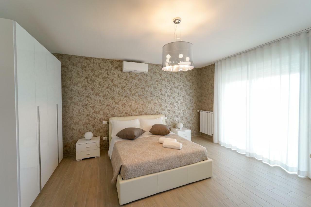 Wojtyla Airport Bari Bed & Breakfast エクステリア 写真