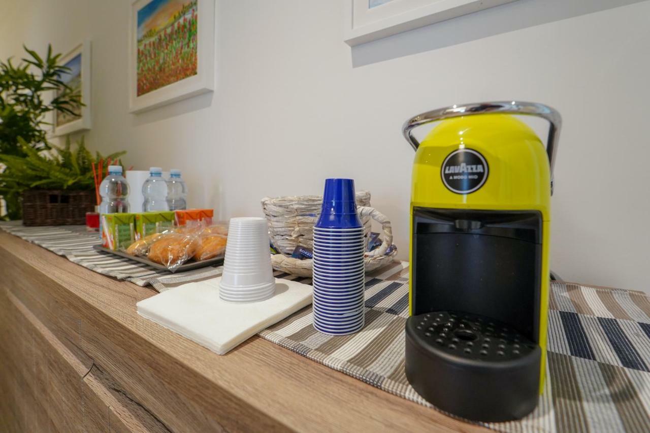 Wojtyla Airport Bari Bed & Breakfast エクステリア 写真